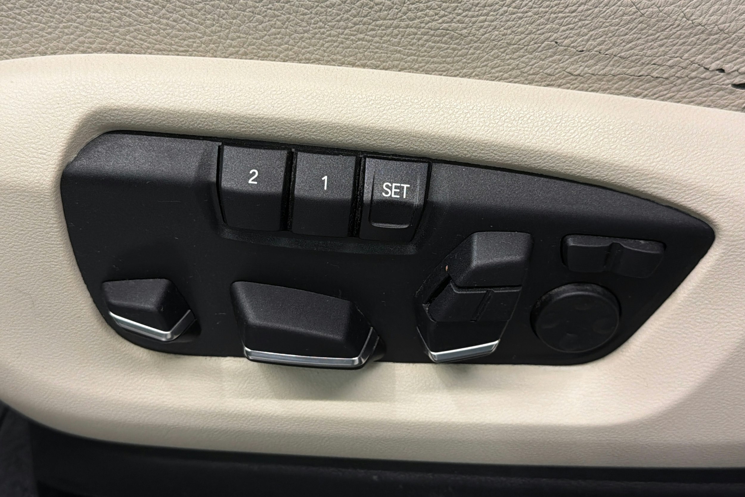 Musta BMW X5 2016 kuva 18.