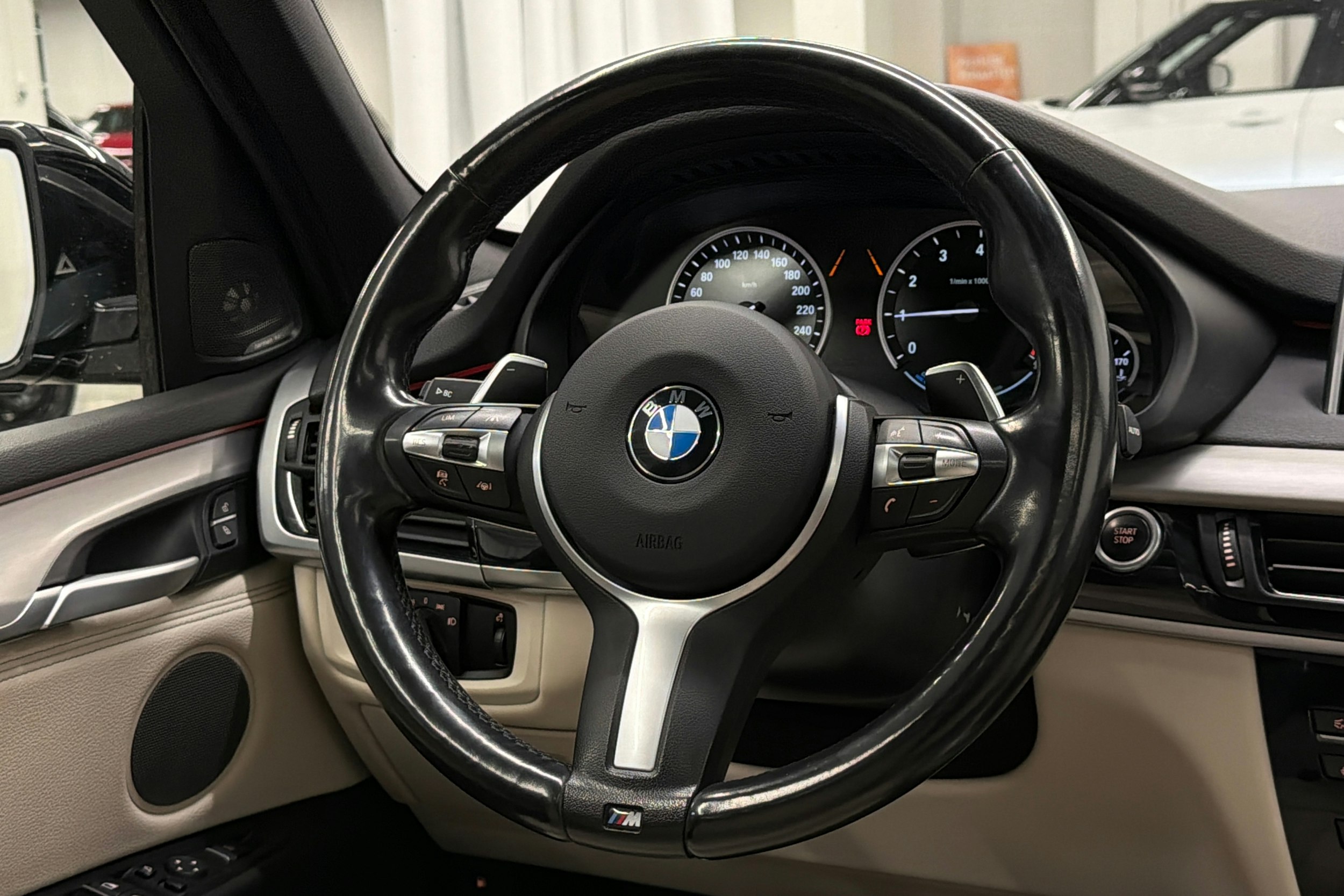 Musta BMW X5 2016 kuva 21.