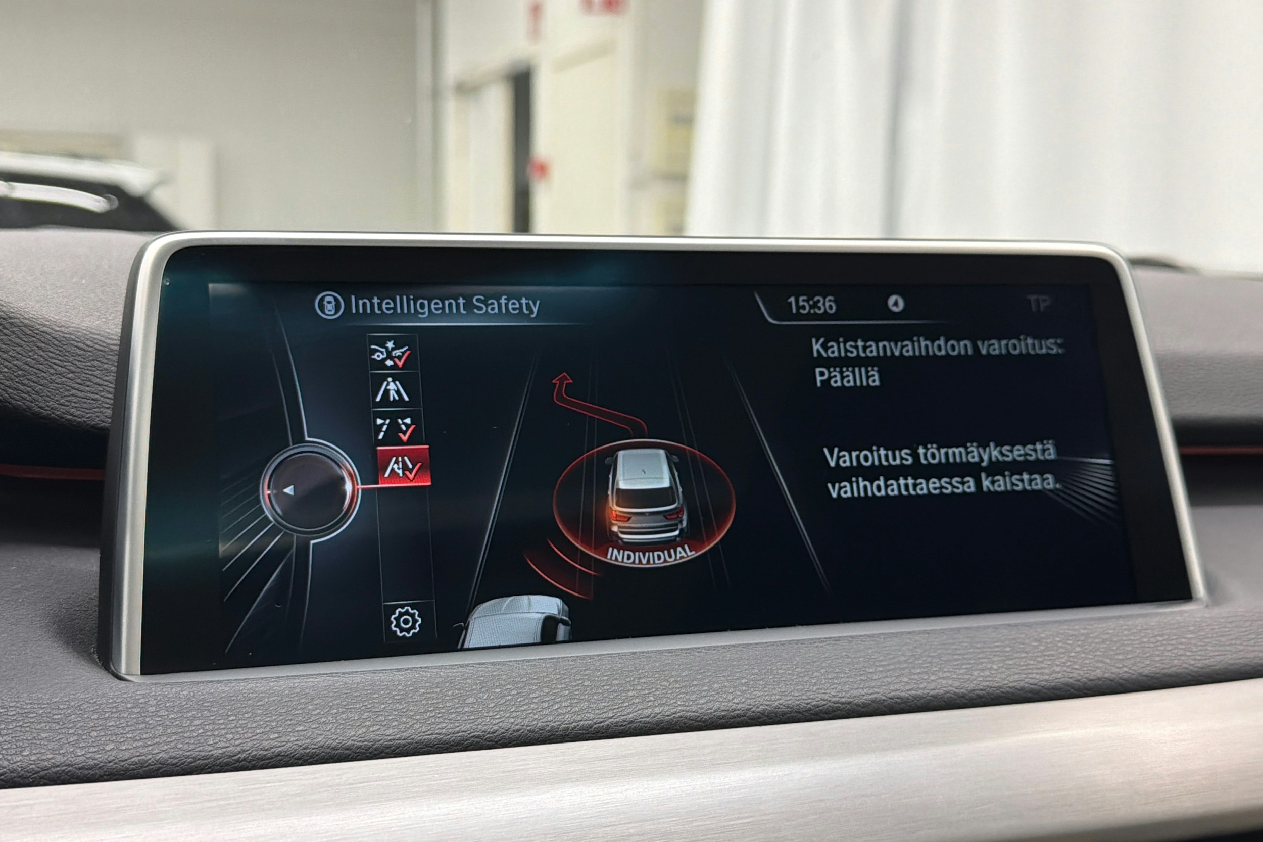 Musta BMW X5 2016 kuva 33.