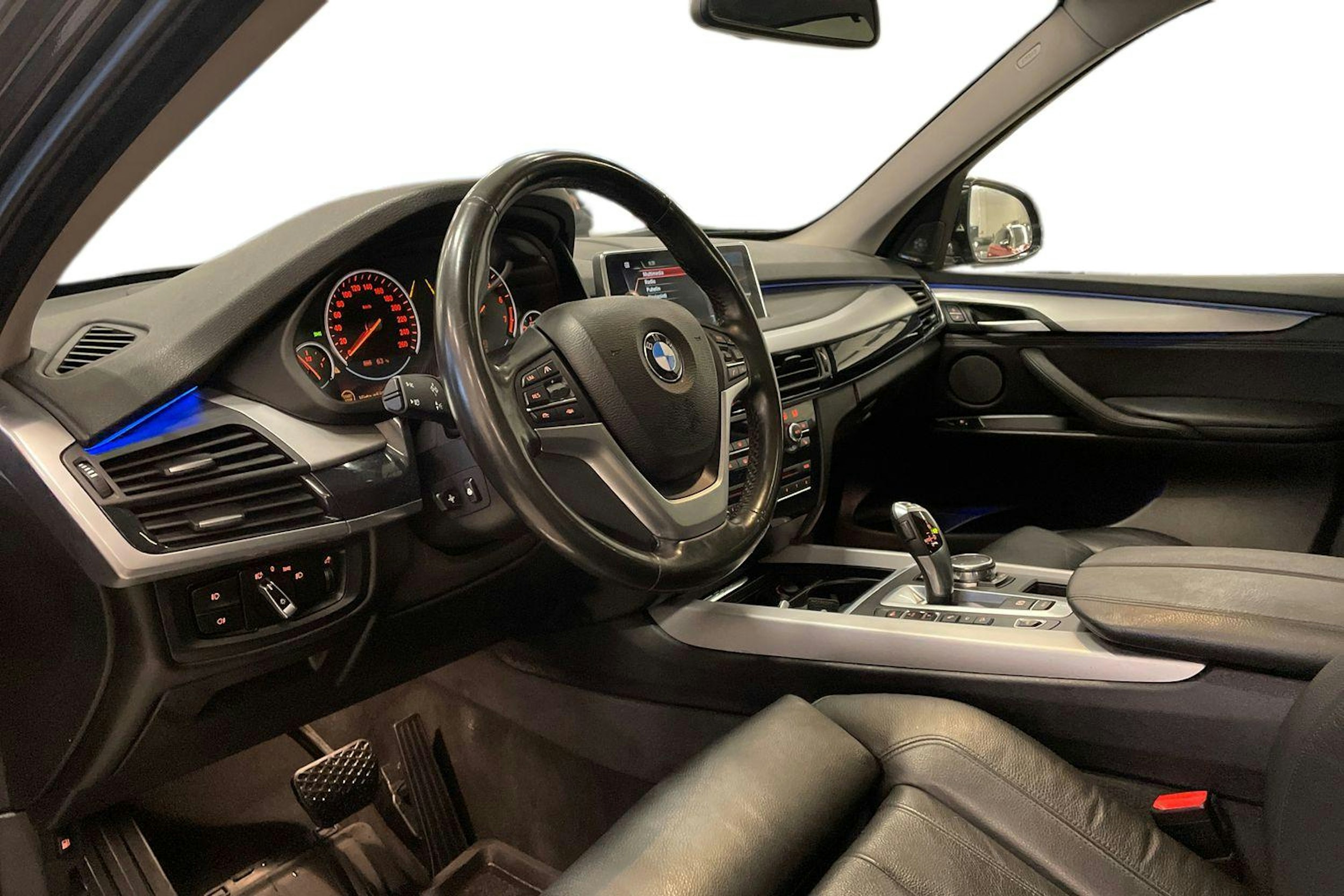 harmaa BMW X5 2016 kuva 7.