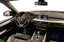 harmaa BMW X5 2016 kuva 9.