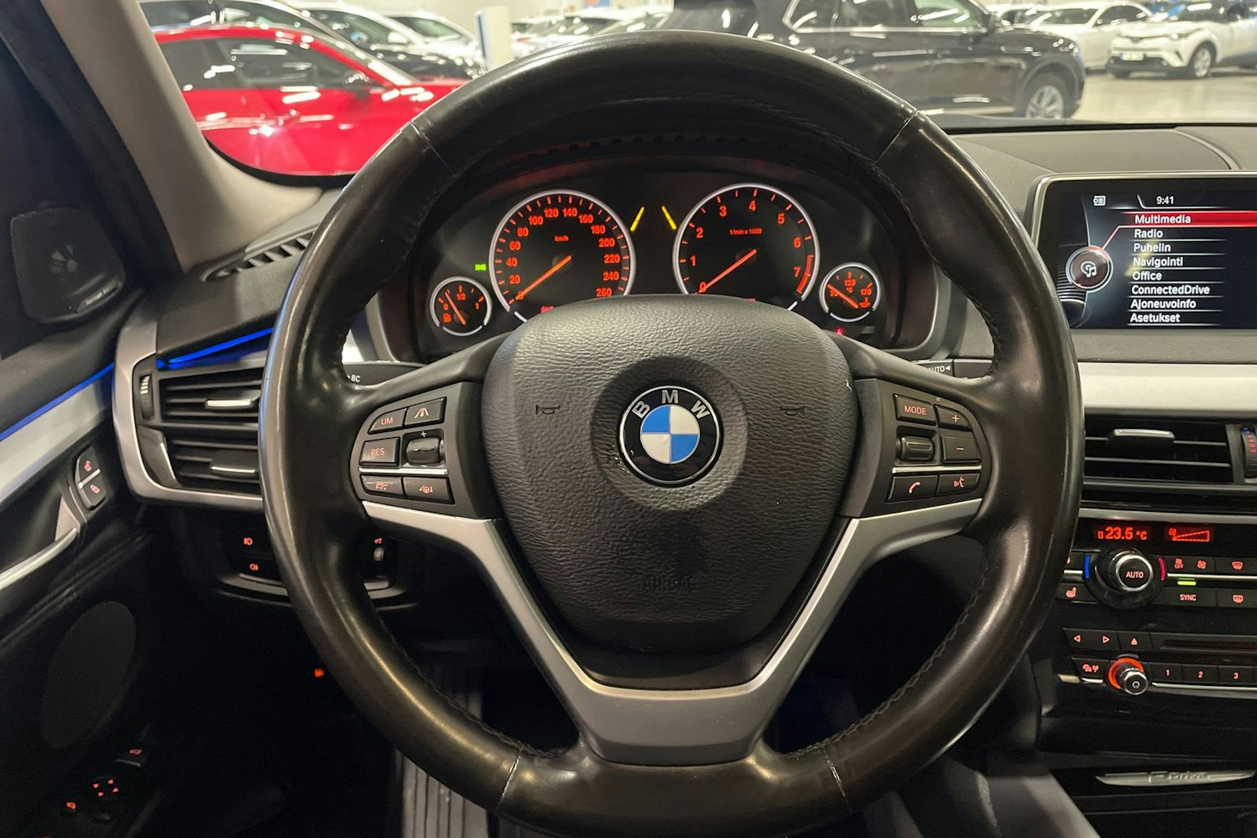 harmaa BMW X5 2016 kuva 16.