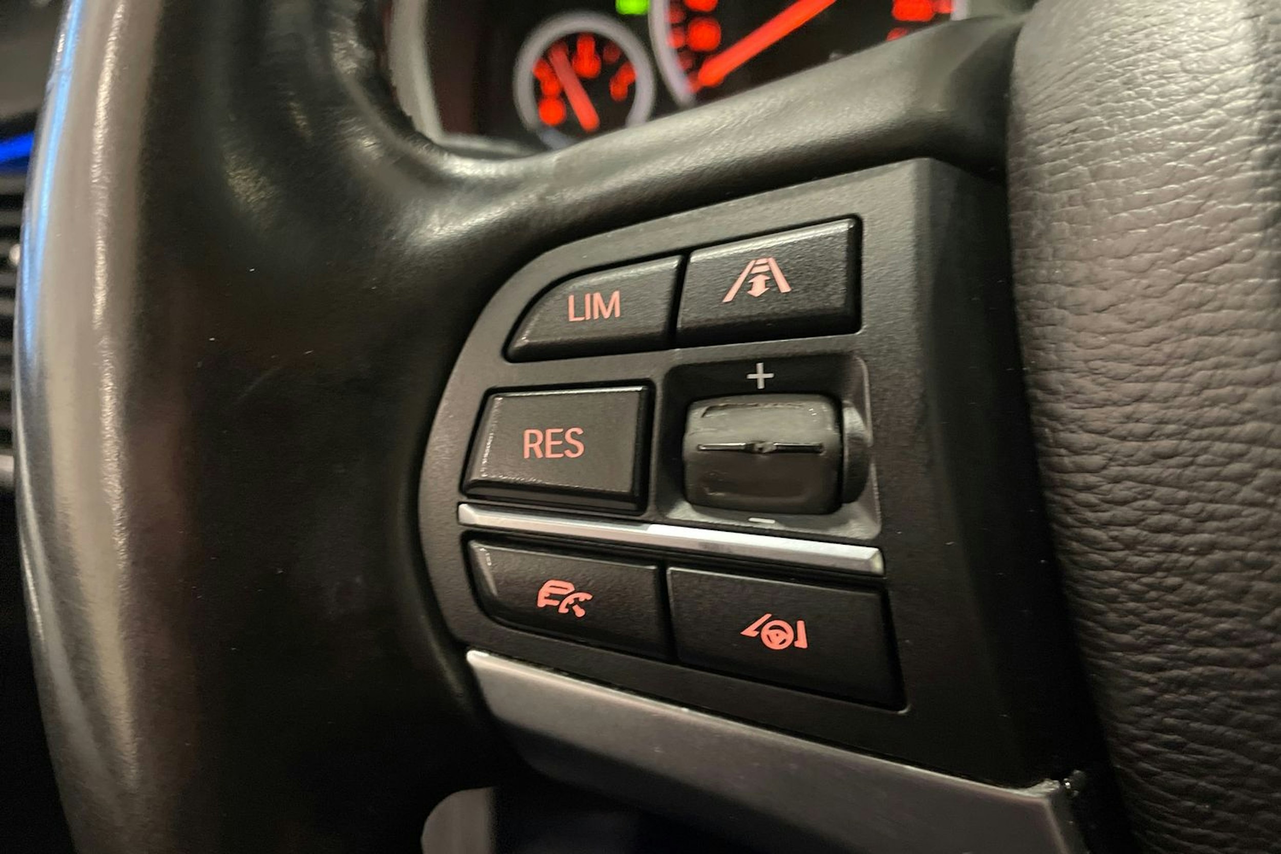 harmaa BMW X5 2016 kuva 18.