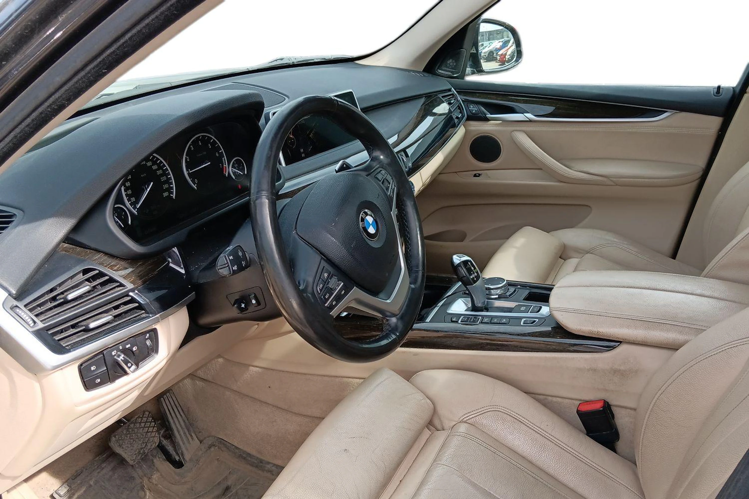 Harmaa BMW X5 2016 kuva 3.