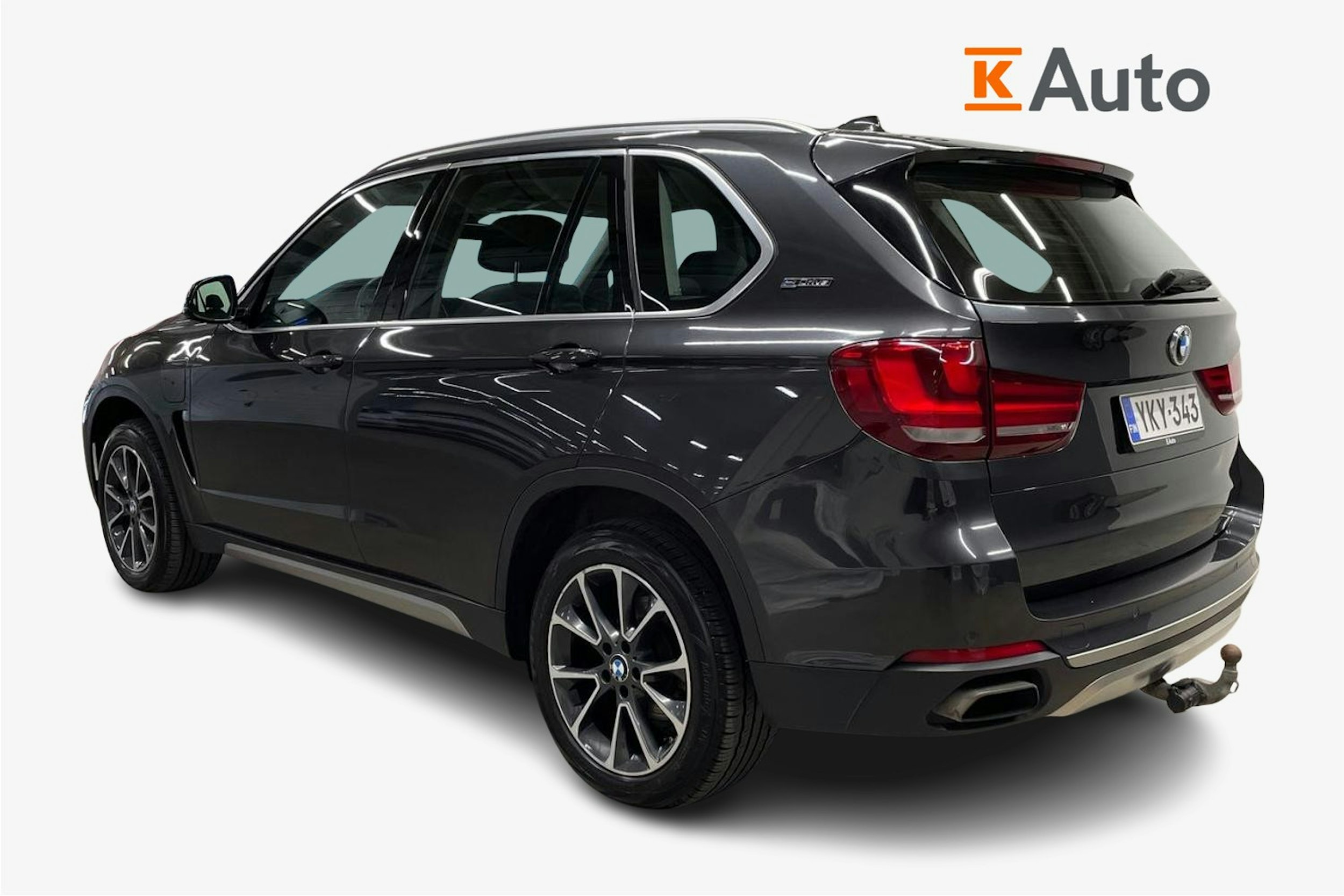 Harmaa BMW X5 2016 kuva 2.