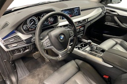Harmaa BMW X5 2016 kuva 7.