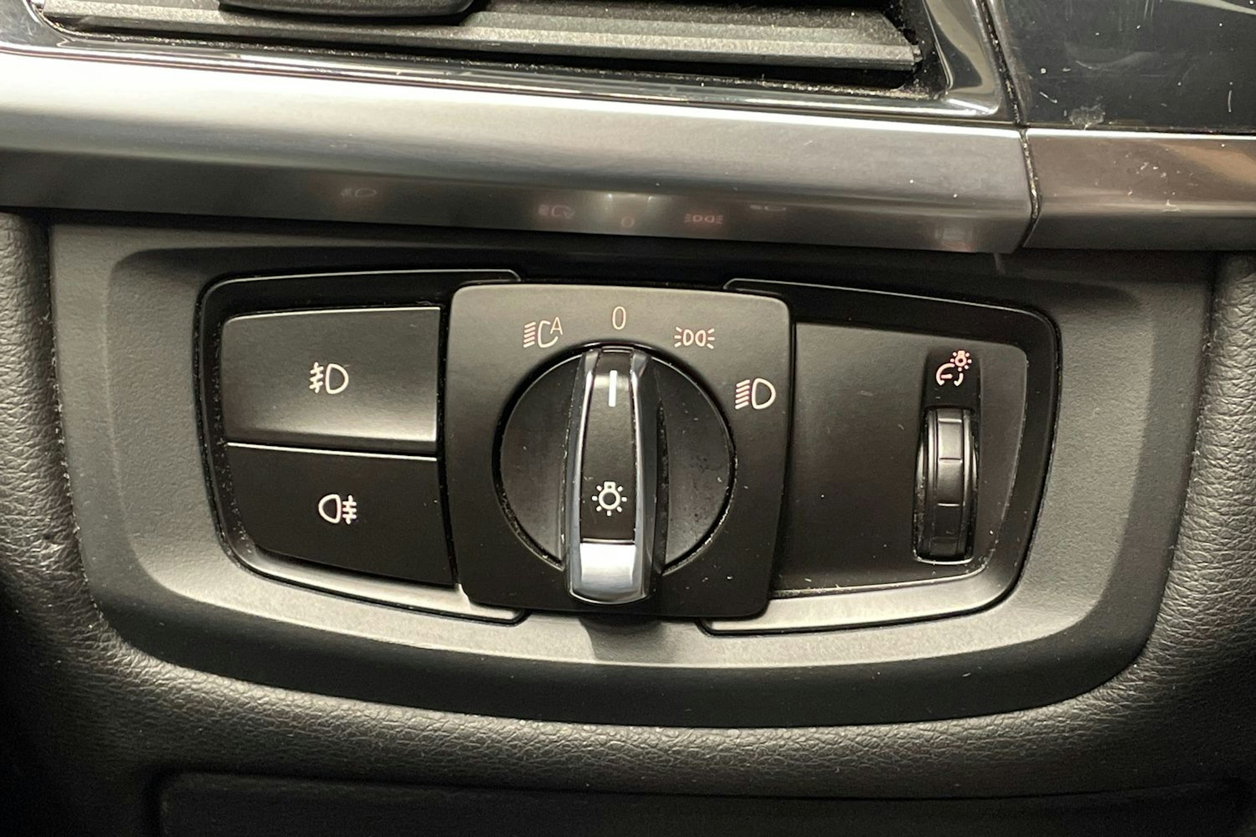 Harmaa BMW X5 2016 kuva 23.