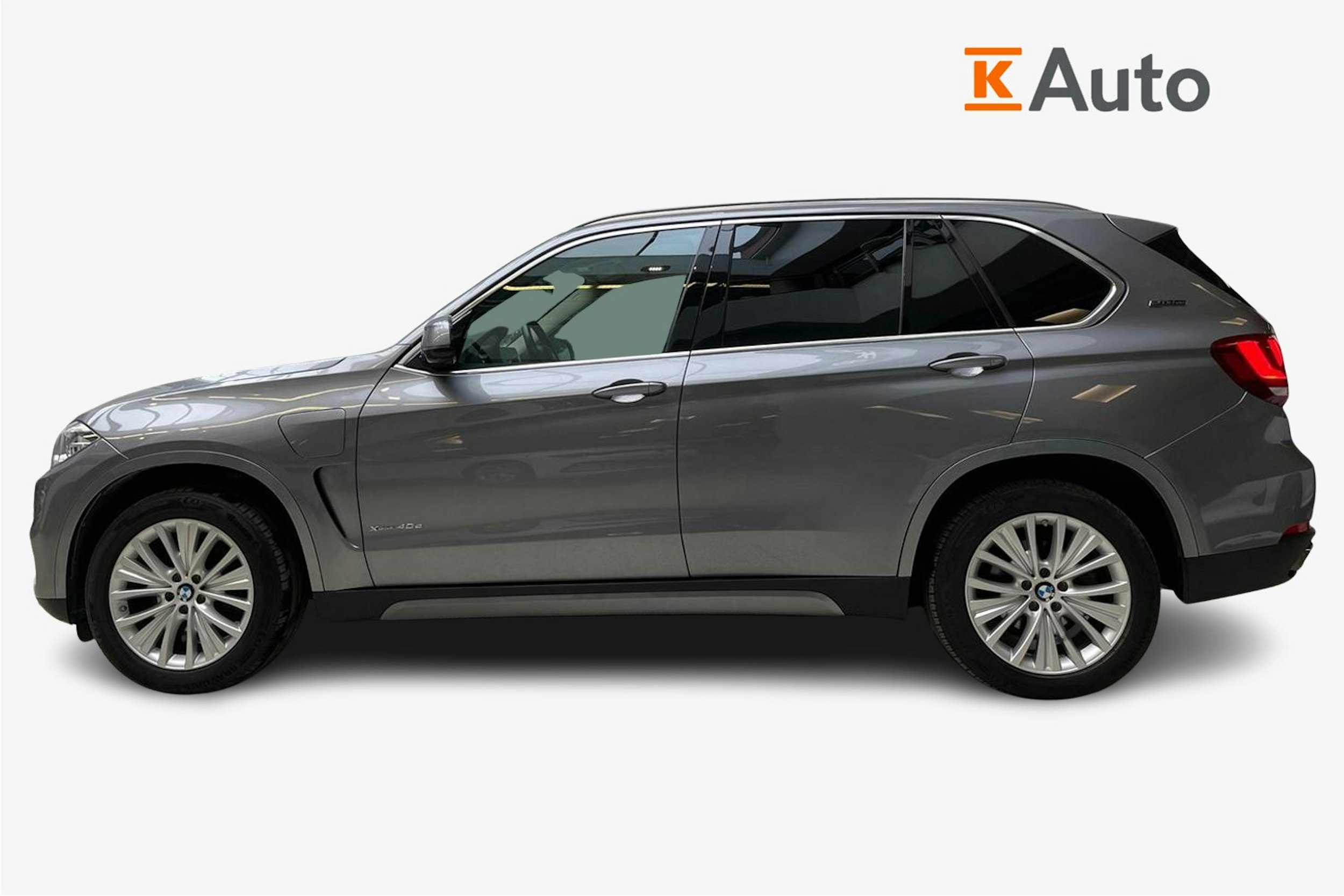 harmaa BMW X5 2017 kuva 6.