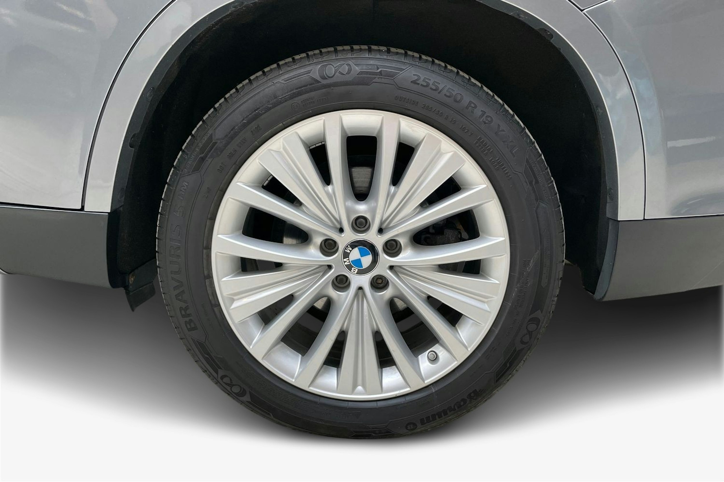 harmaa BMW X5 2017 kuva 11.