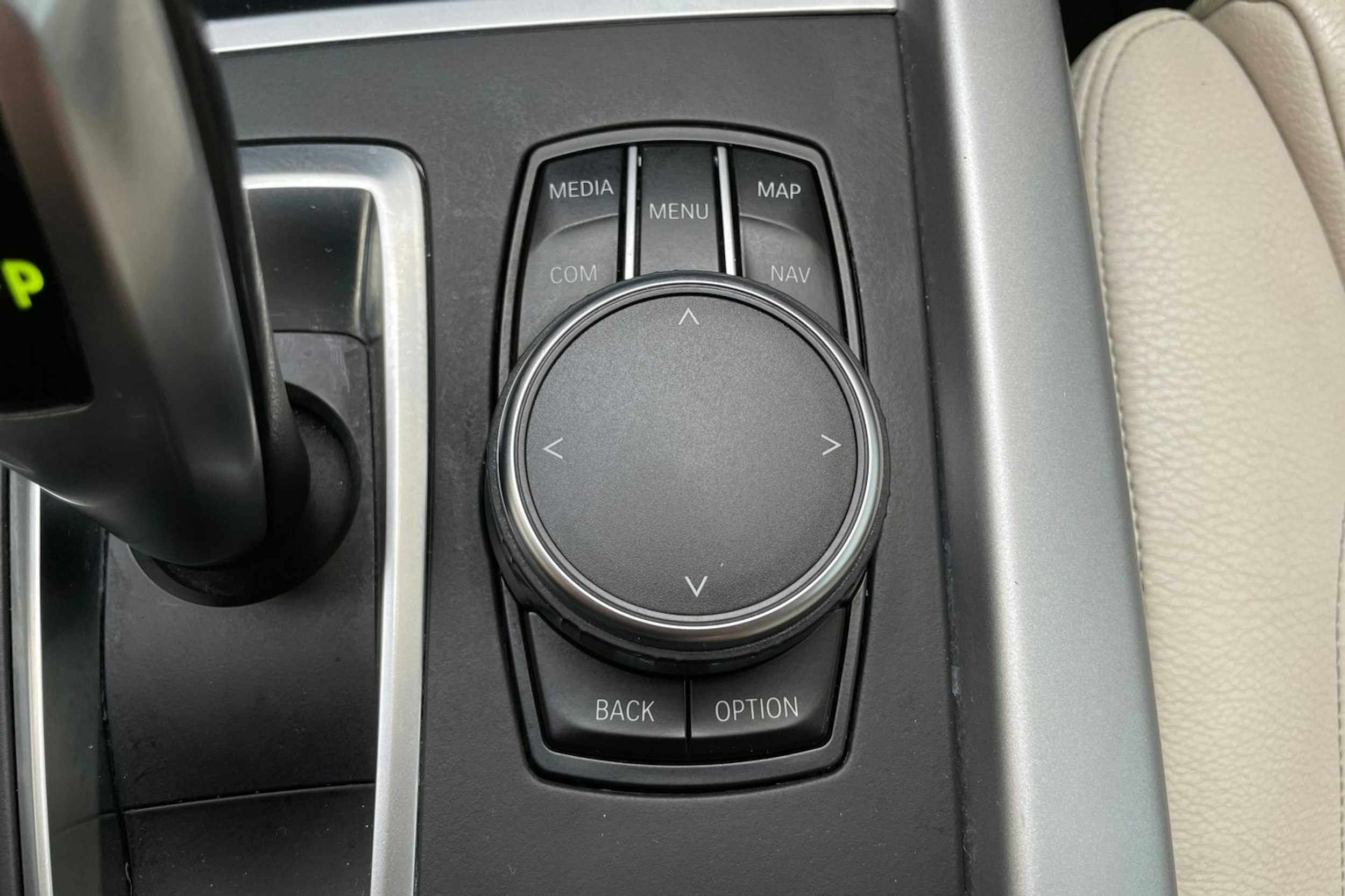 harmaa BMW X5 2017 kuva 26.
