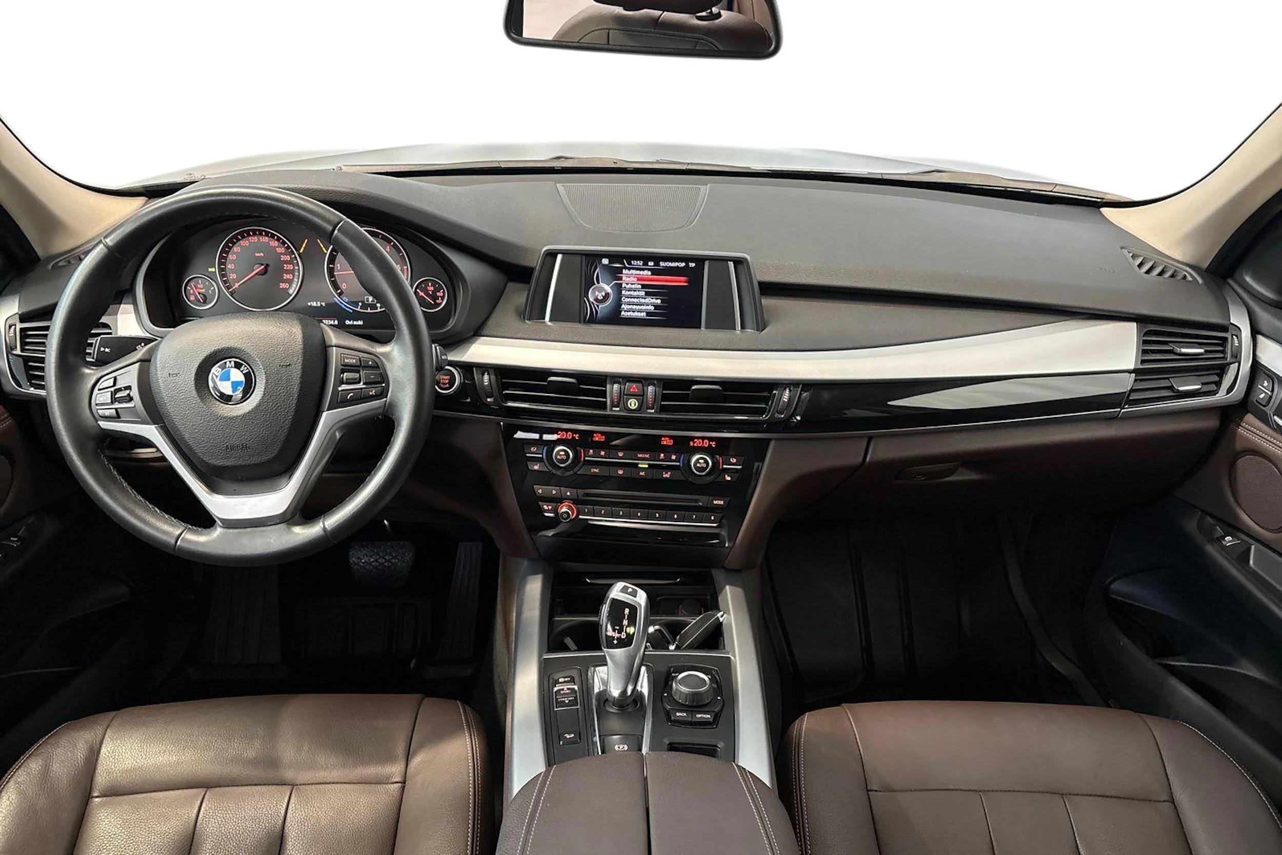 met. harmaa BMW X5 2017 kuva 9.