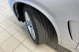 hopea BMW X5 2017 kuva 13.