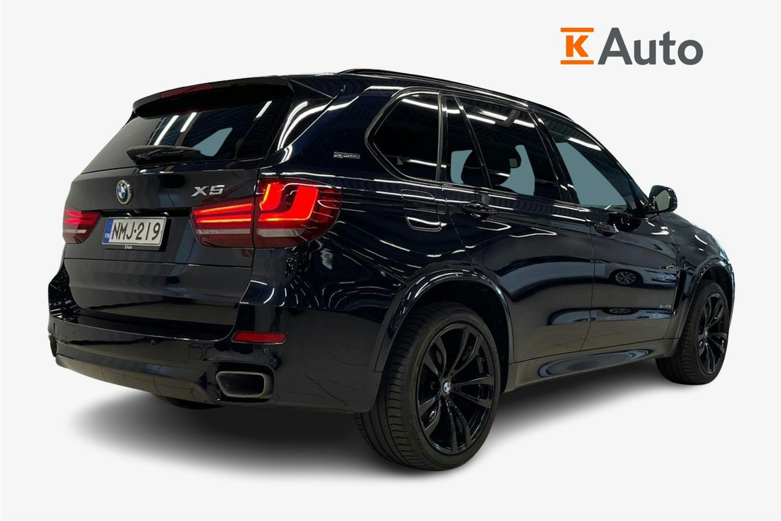 musta BMW X5 2017 kuva 2.