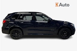 musta BMW X5 2017 kuva 6.