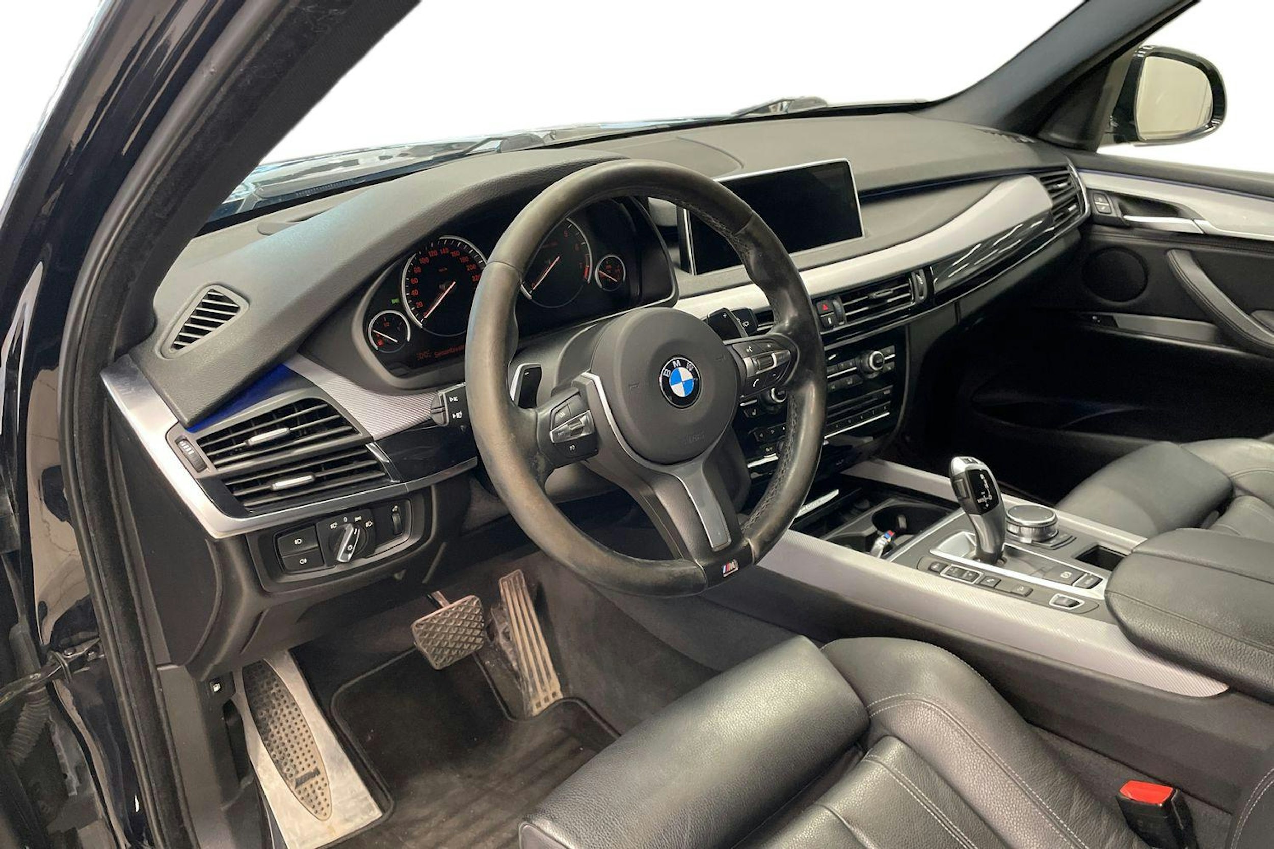 musta BMW X5 2017 kuva 7.