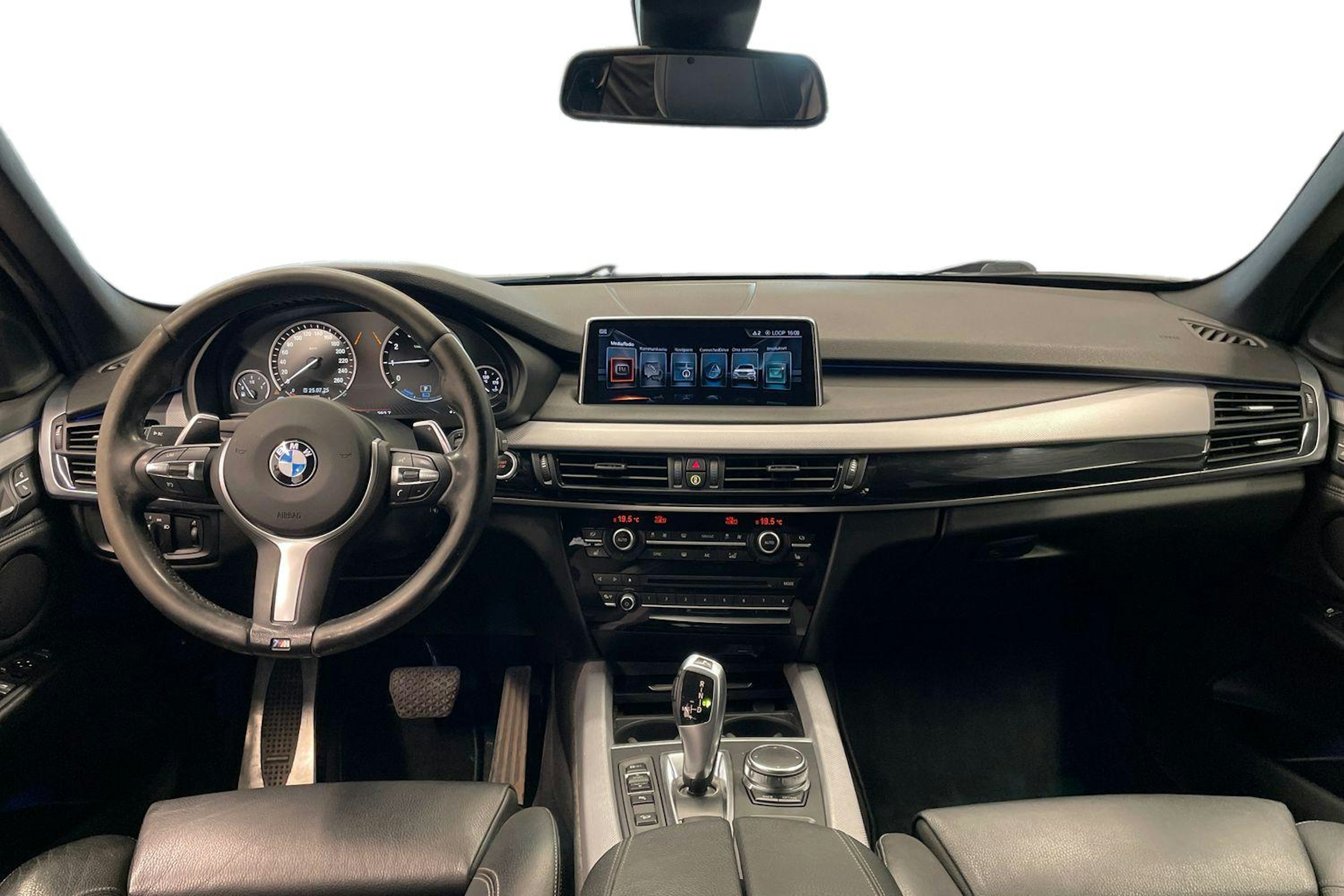 musta BMW X5 2017 kuva 9.