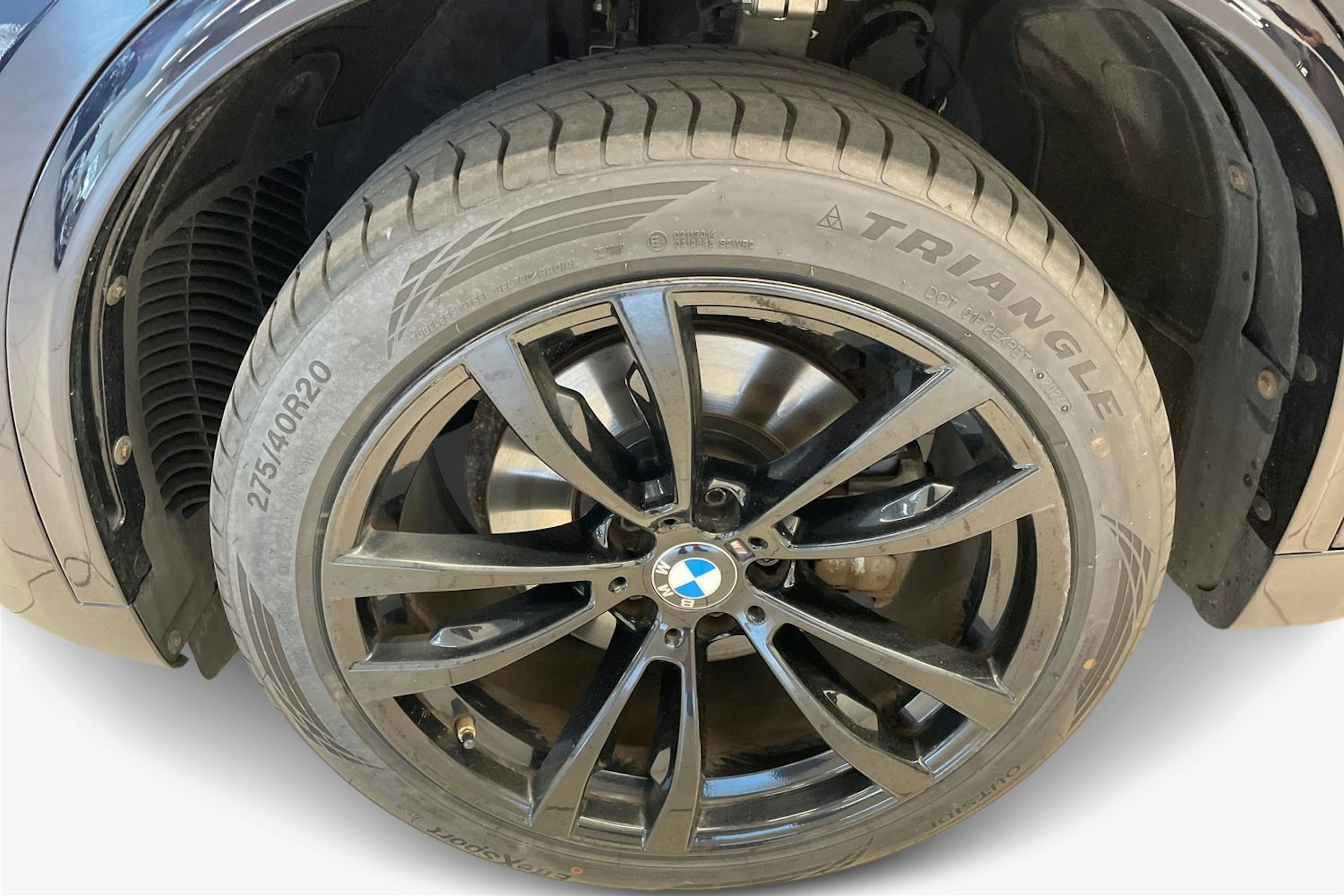 musta BMW X5 2017 kuva 11.