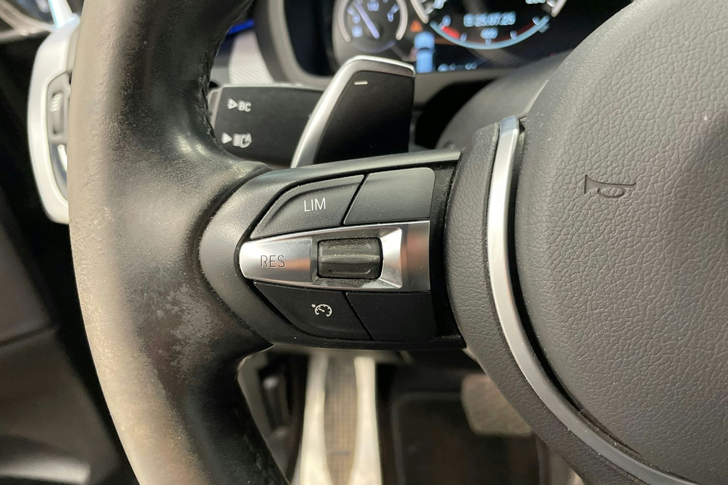 musta BMW X5 2017 kuva 16.