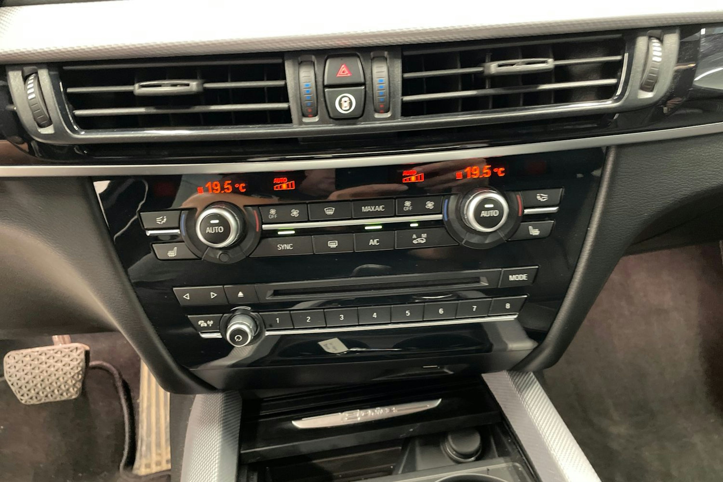 musta BMW X5 2017 kuva 18.