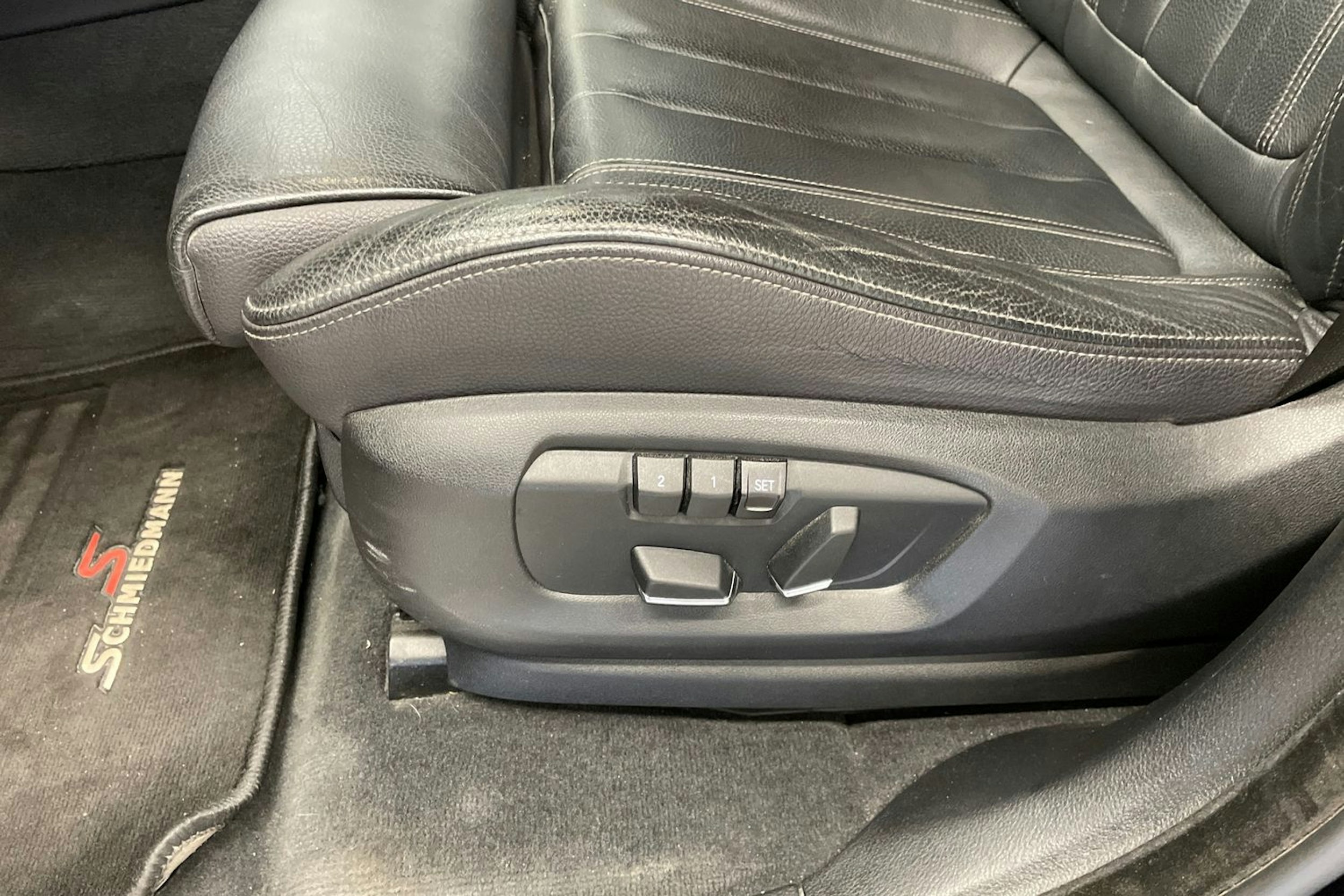 musta BMW X5 2017 kuva 21.