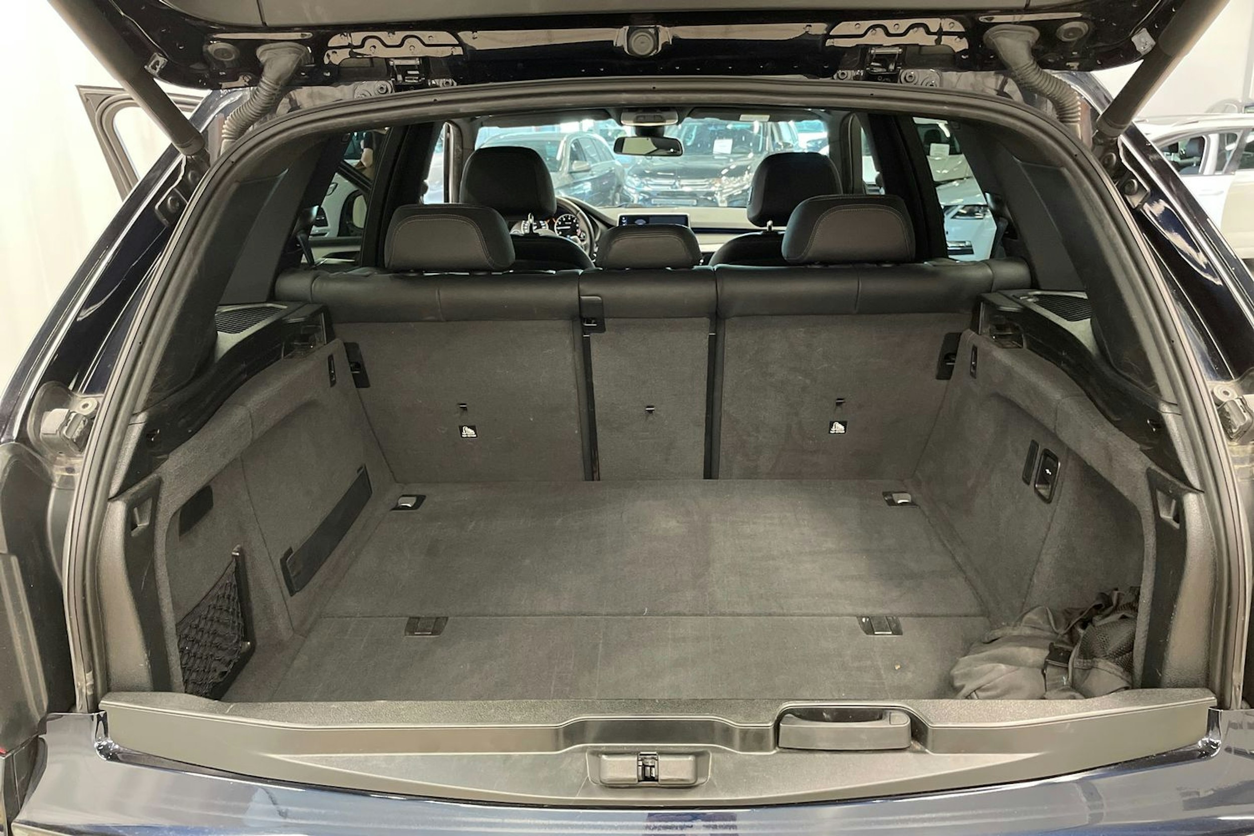 musta BMW X5 2017 kuva 22.