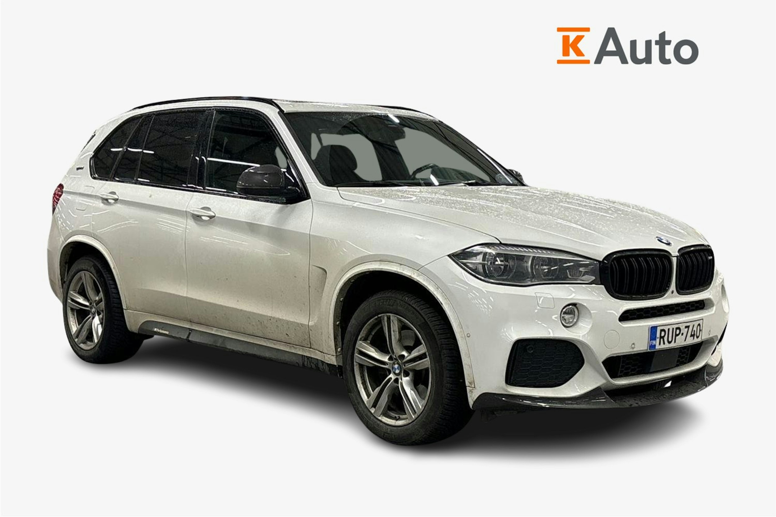 valkoinen BMW X5 2017 kuva 1.