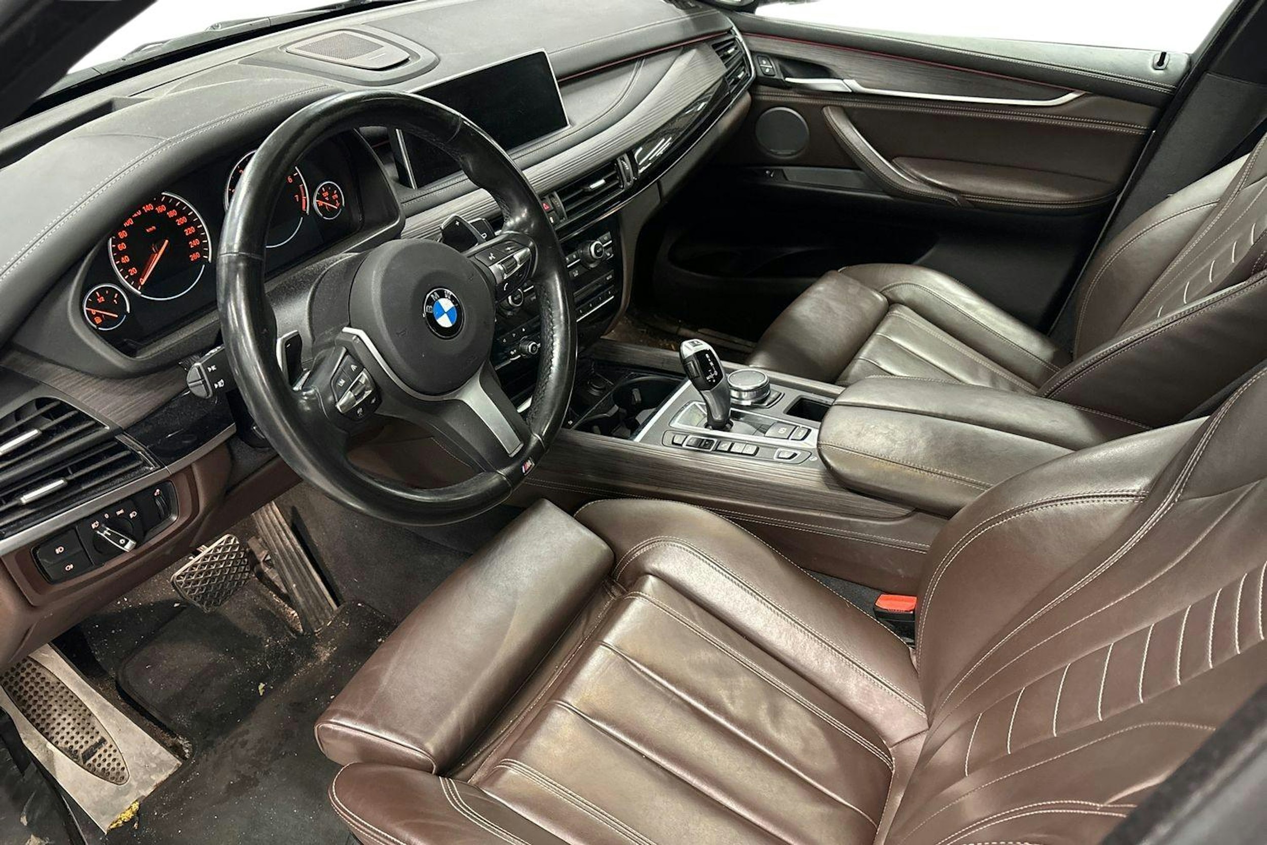 valkoinen BMW X5 2017 kuva 3.