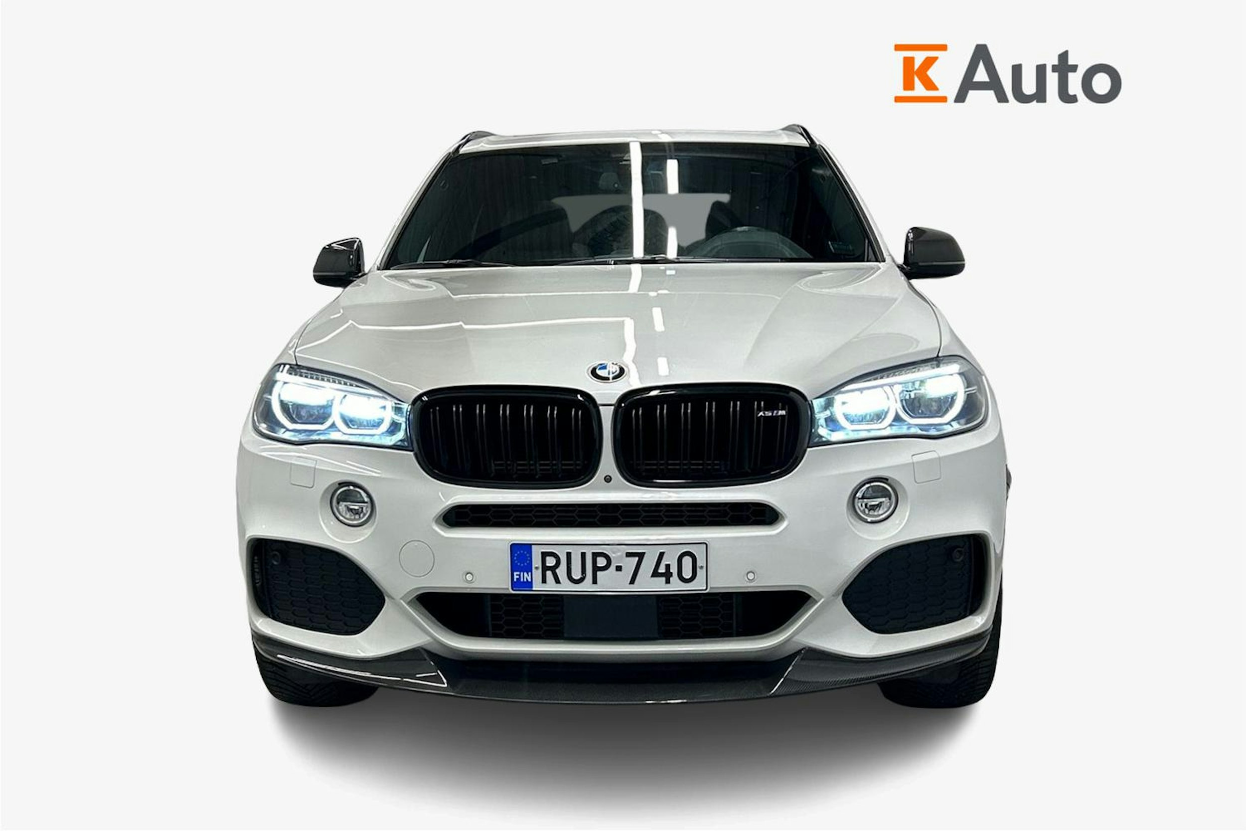 valkoinen BMW X5 2017 kuva 5.