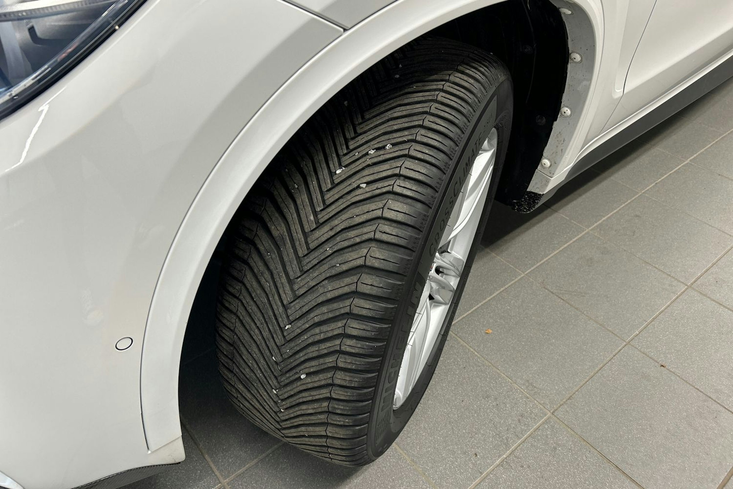 valkoinen BMW X5 2017 kuva 13.