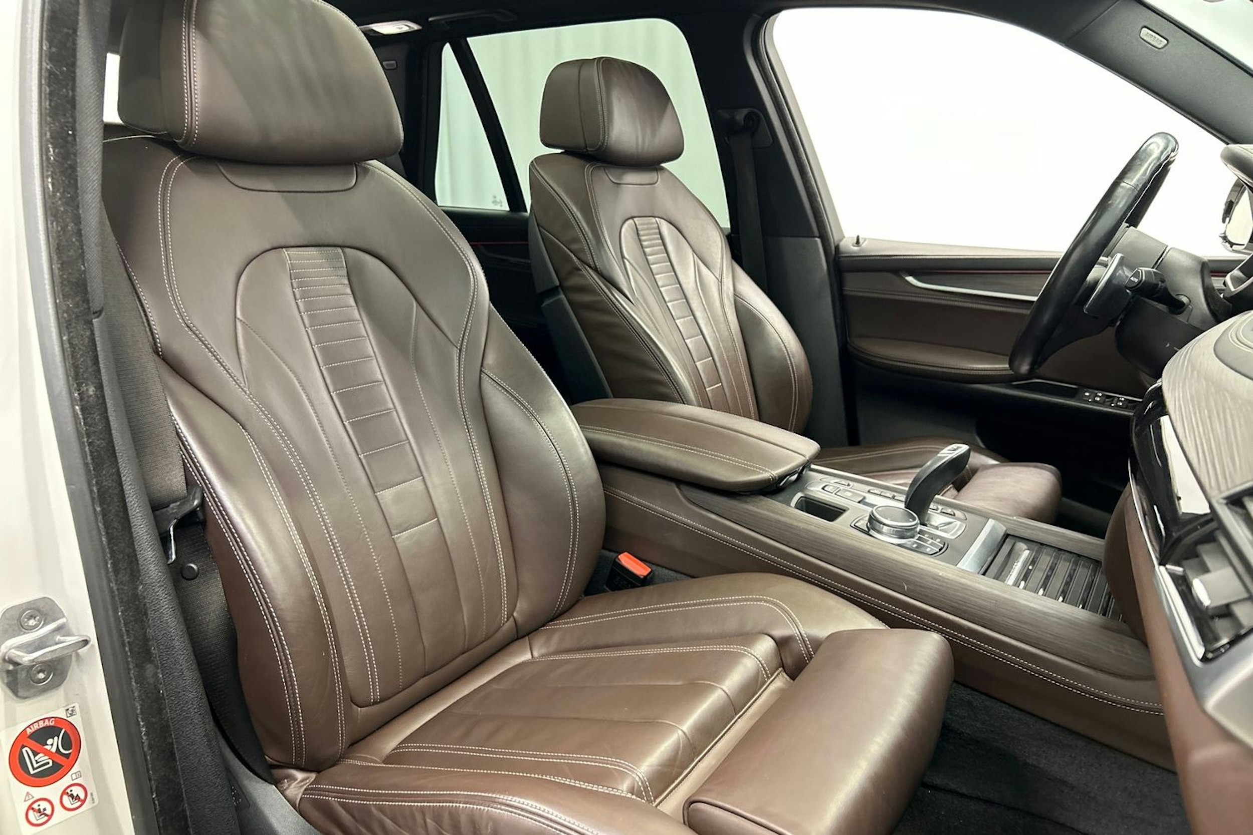 valkoinen BMW X5 2017 kuva 14.