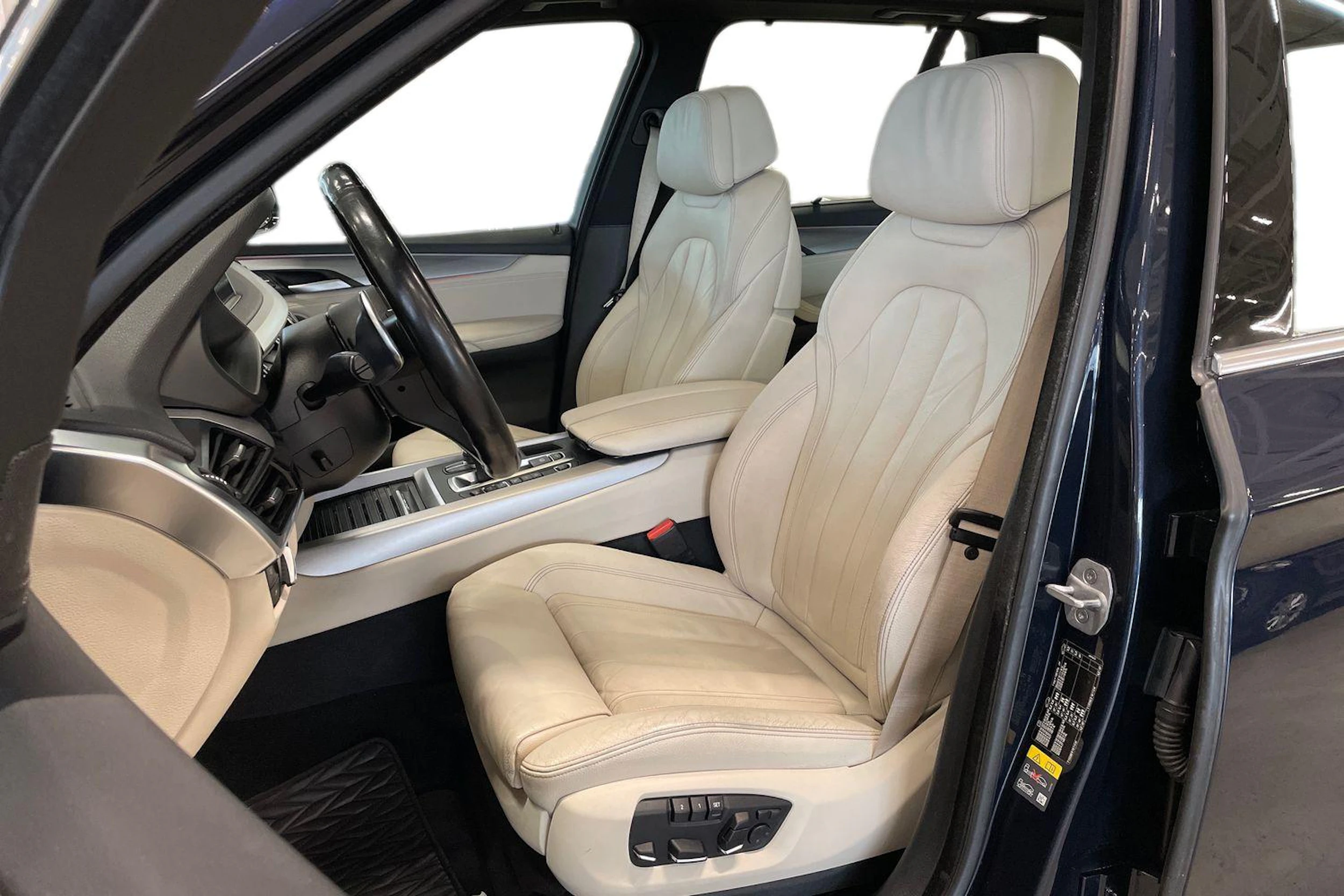 met. sininen BMW X5 2017 kuva 6.