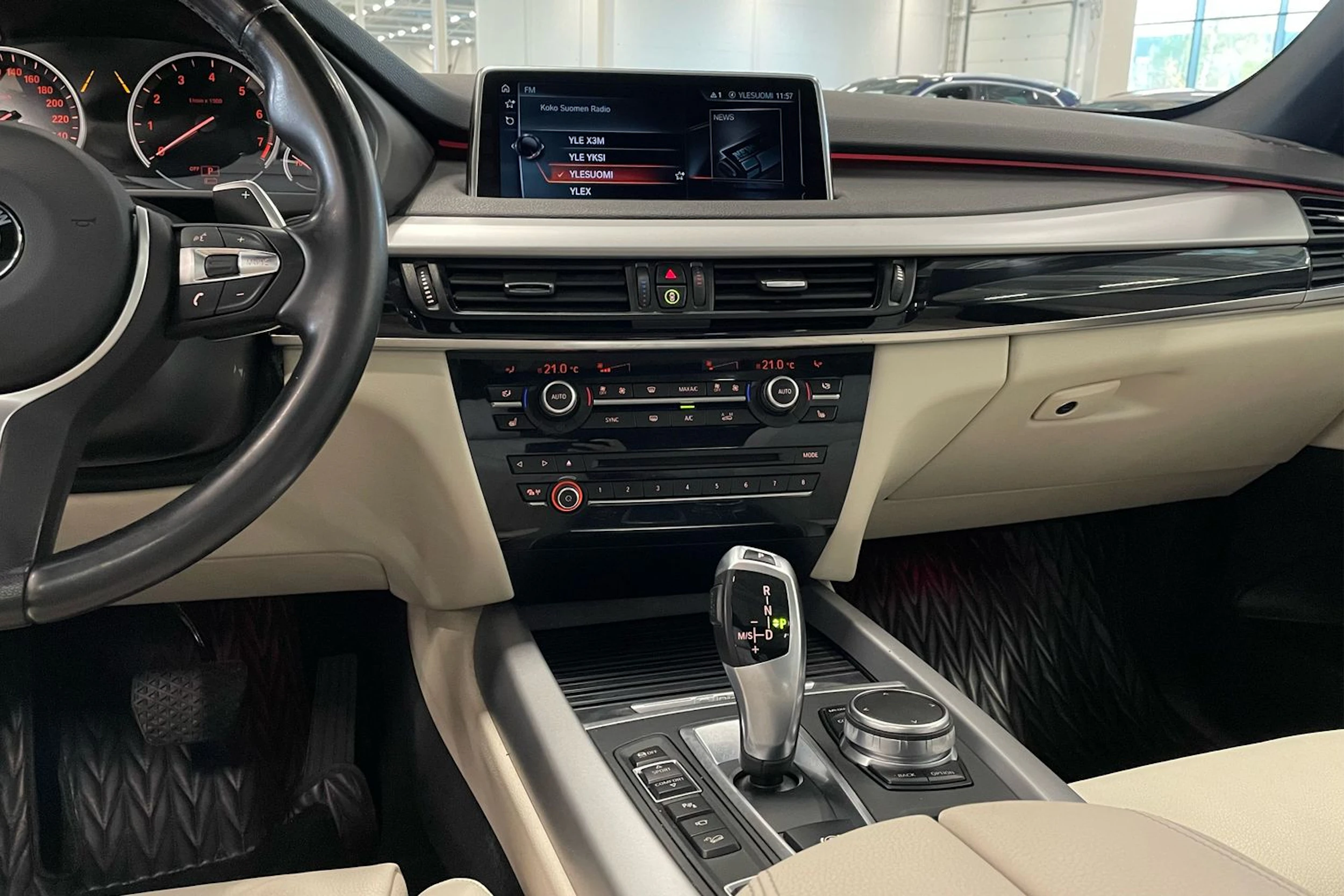 met. sininen BMW X5 2017 kuva 18.