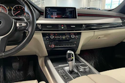 met. sininen BMW X5 2017 kuva 18.