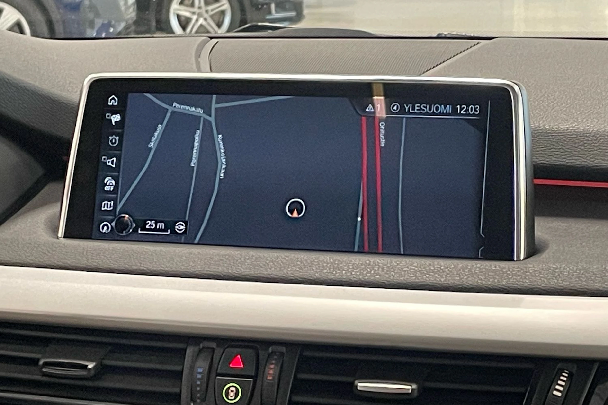met. sininen BMW X5 2017 kuva 19.