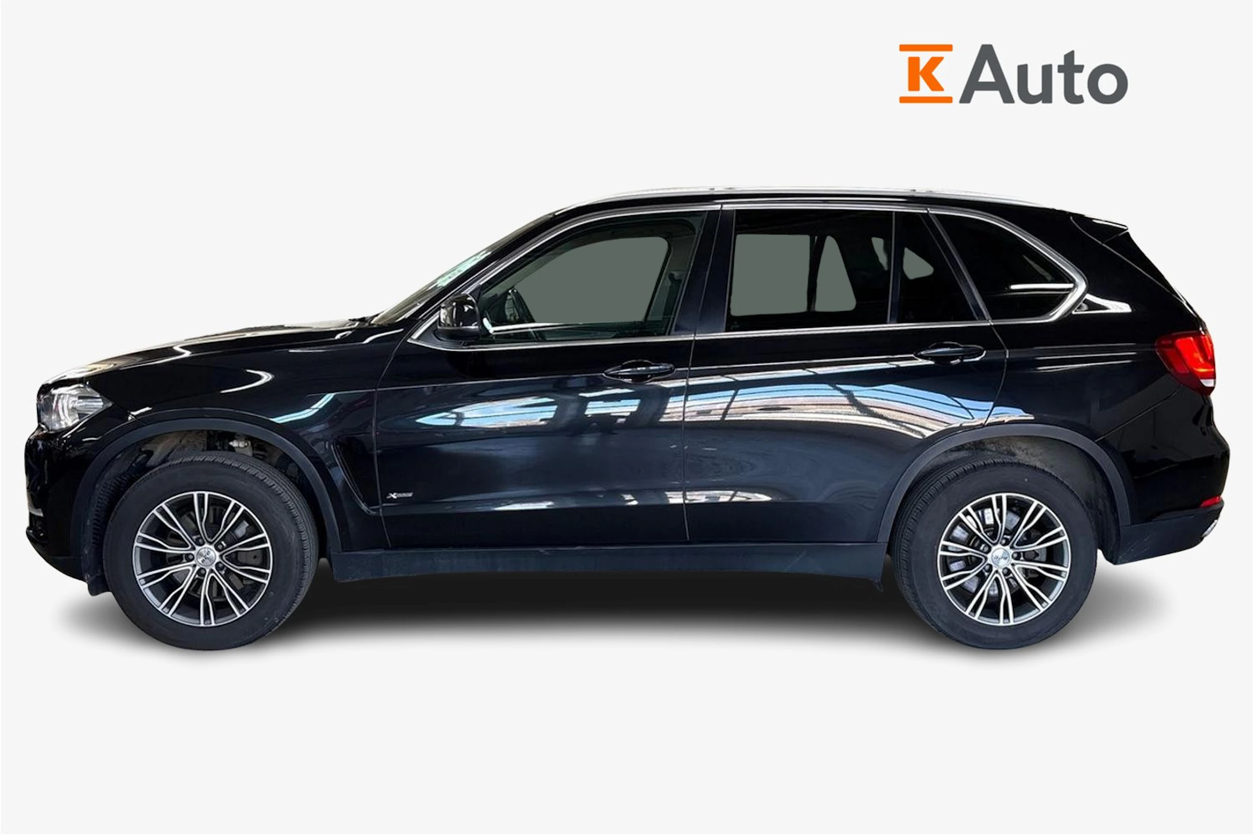 Musta BMW X5 2017 kuva 7.