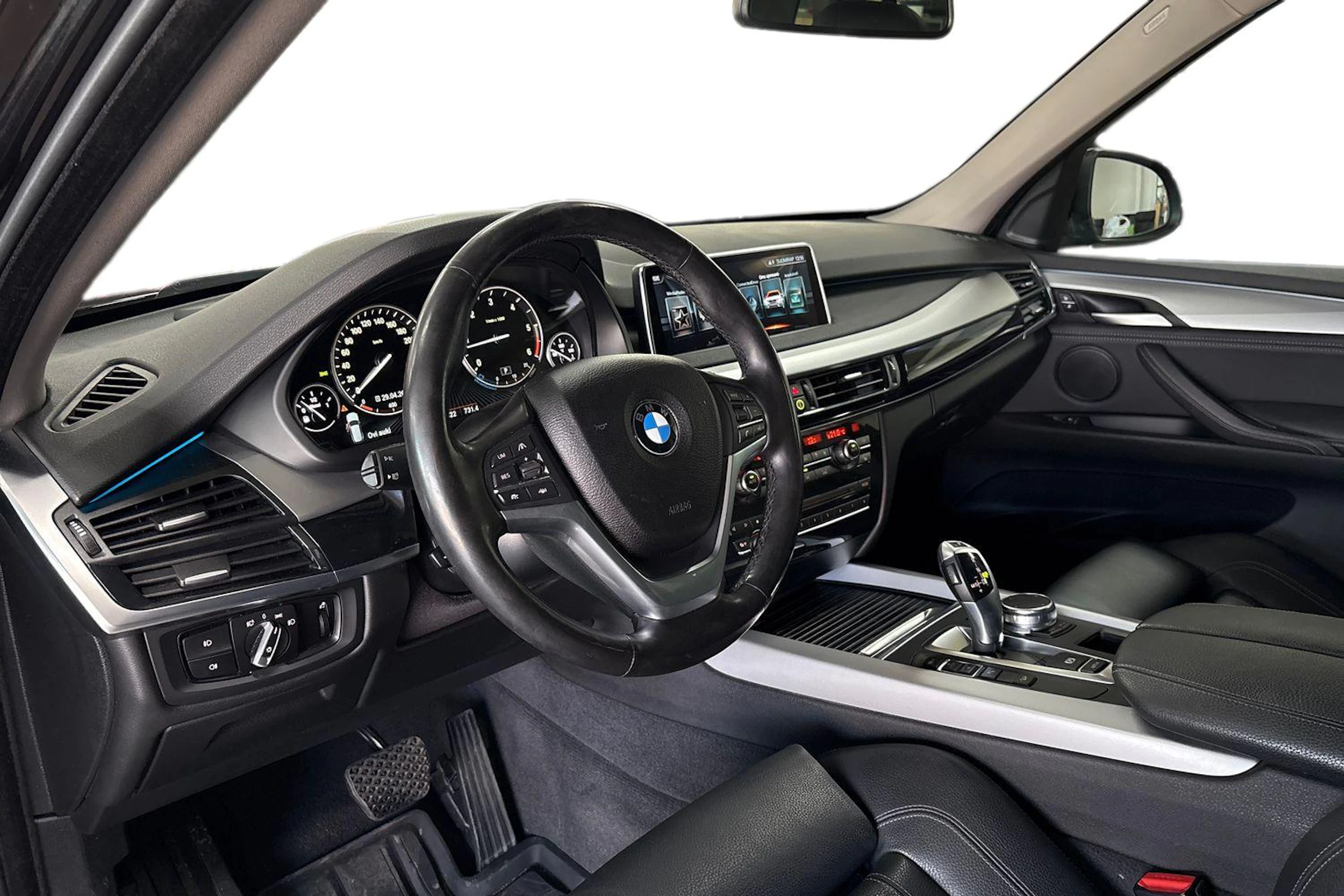 Musta BMW X5 2017 kuva 8.