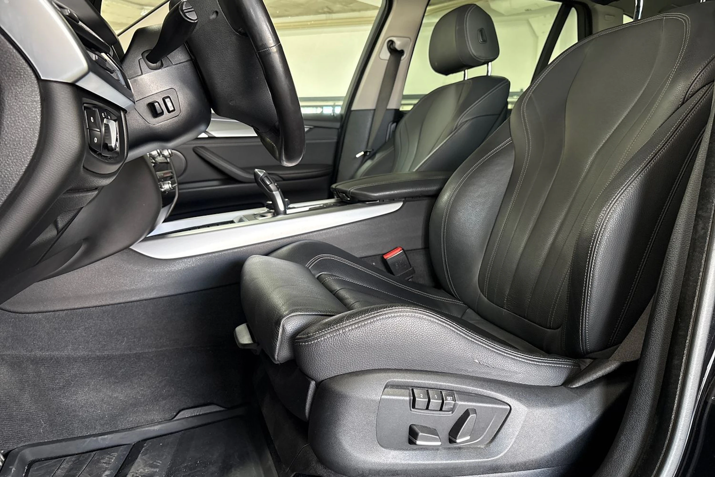 Musta BMW X5 2017 kuva 15.