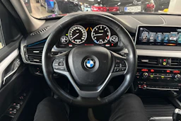 Musta BMW X5 2017 kuva 16.