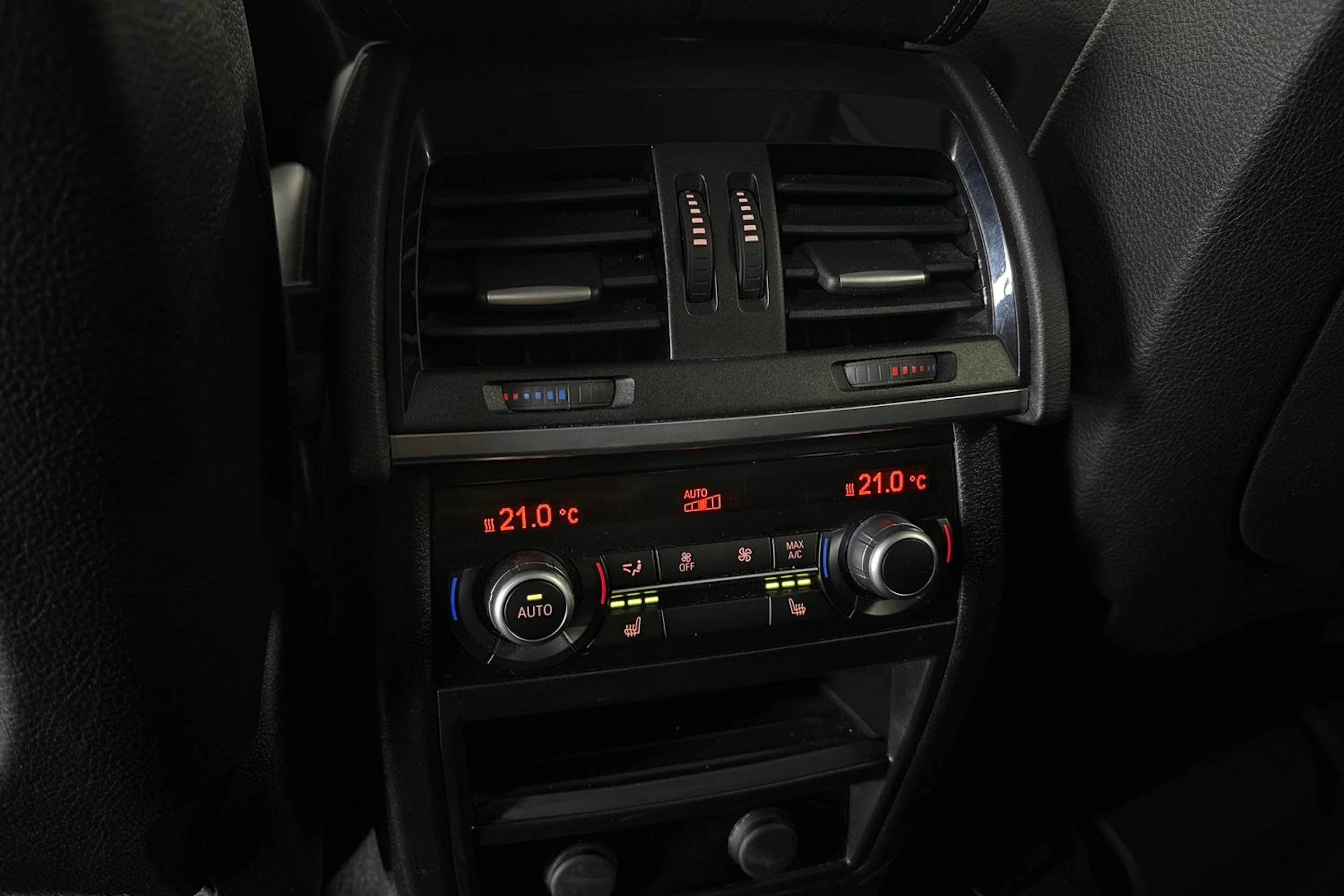 Musta BMW X5 2017 kuva 29.