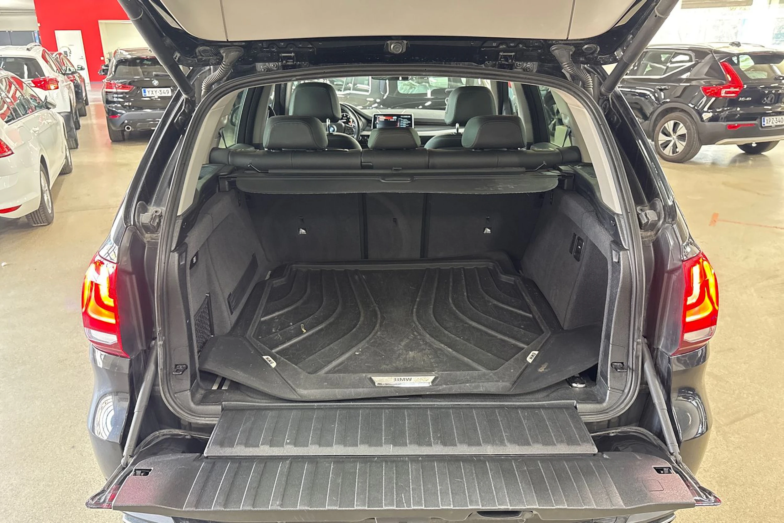 Musta BMW X5 2017 kuva 30.