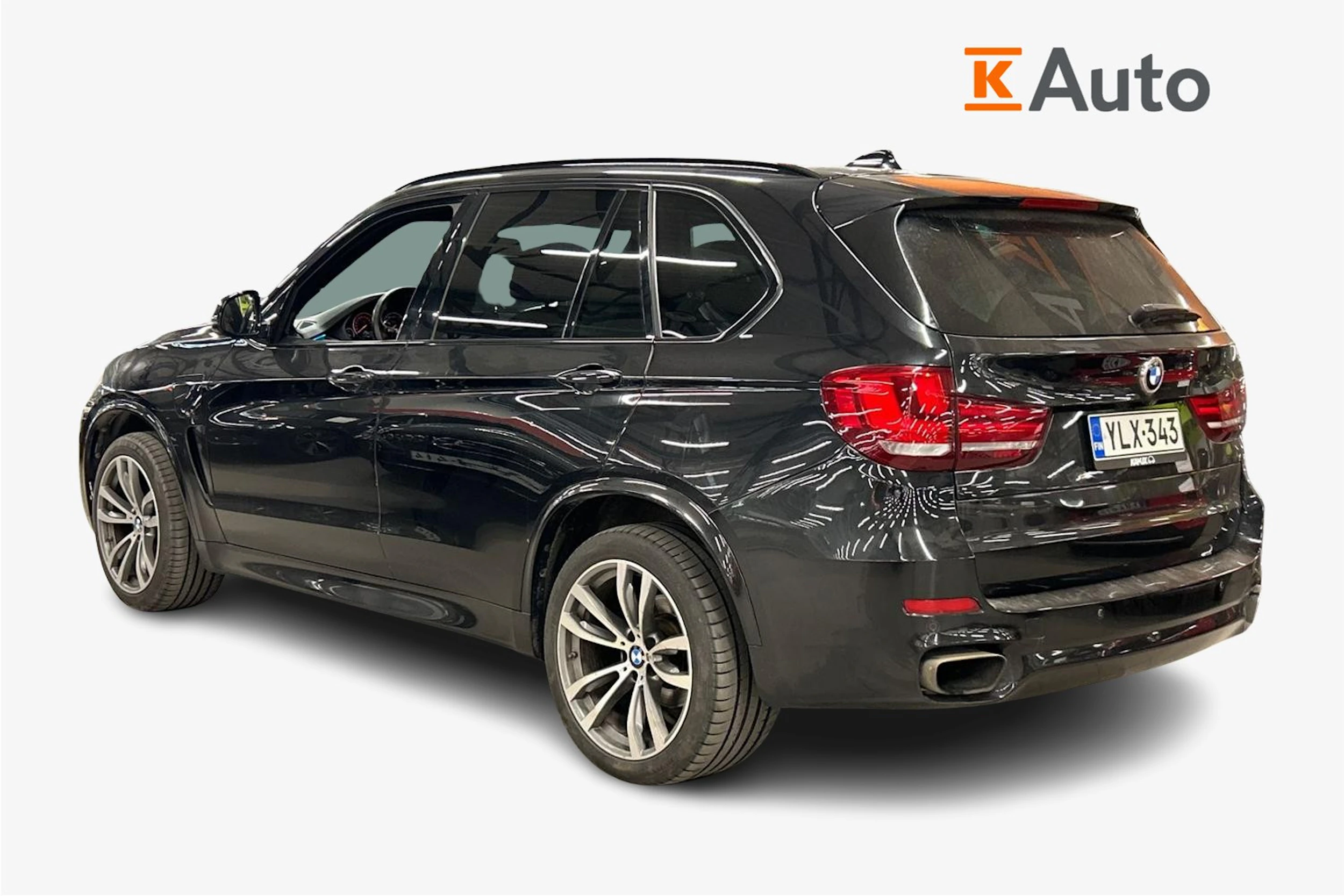 musta BMW X5 2017 kuva 2.