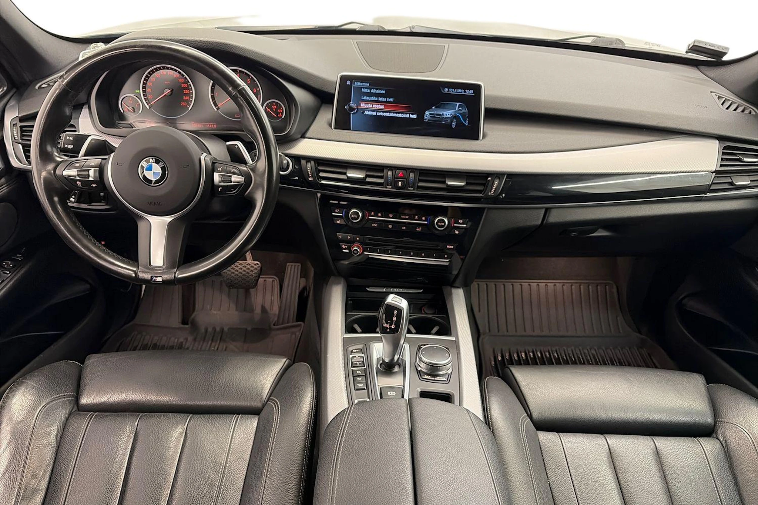 musta BMW X5 2017 kuva 7.