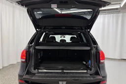 musta BMW X5 2017 kuva 11.