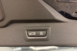 musta BMW X5 2017 kuva 12.