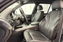 musta BMW X5 2017 kuva 13.
