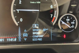 musta BMW X5 2017 kuva 23.