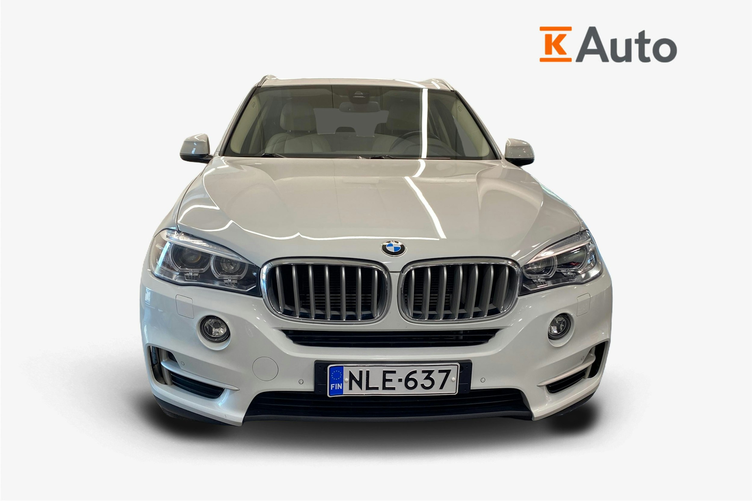 Valkoinen BMW X5 2018 kuva 5.