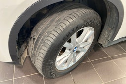 Valkoinen BMW X5 2018 kuva 13.