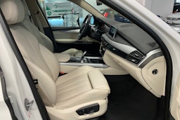 Valkoinen BMW X5 2018 kuva 25.