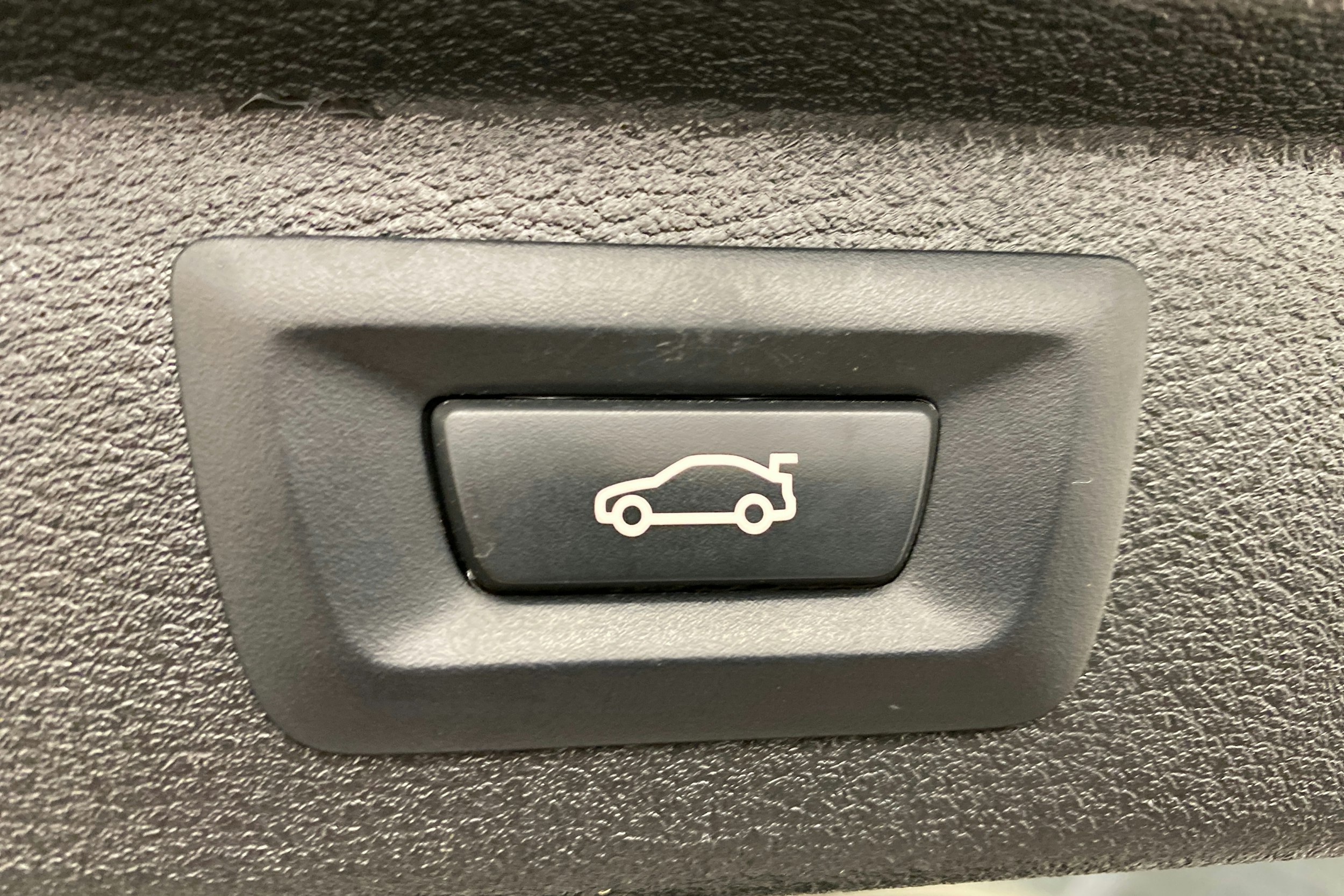 Valkoinen BMW X5 2018 kuva 26.